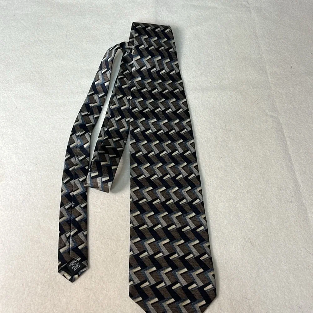 Milano Umo Mens Silk Tie Geometric‎ Design 100% Silk
